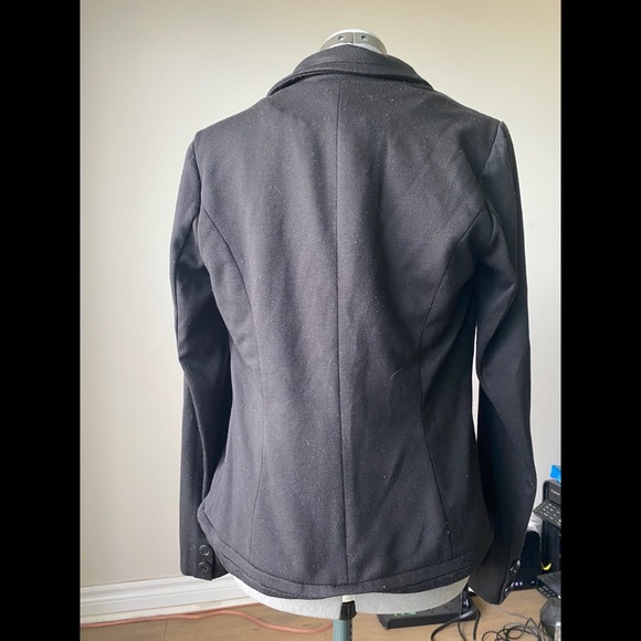 Forever 21 Blazer with faux leather Hello Kitty, as modeled by Kendall Jenner - Picture 5 of 7